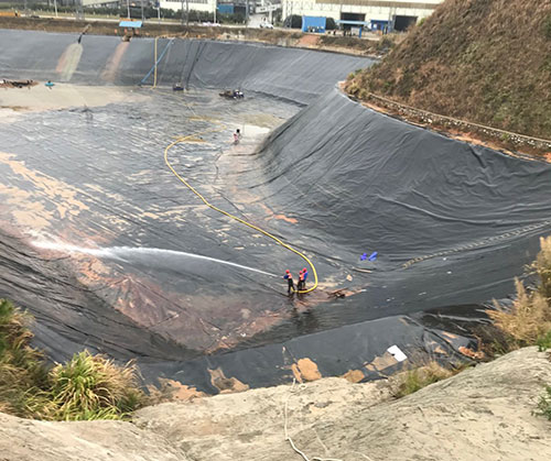 宜州废水池清理