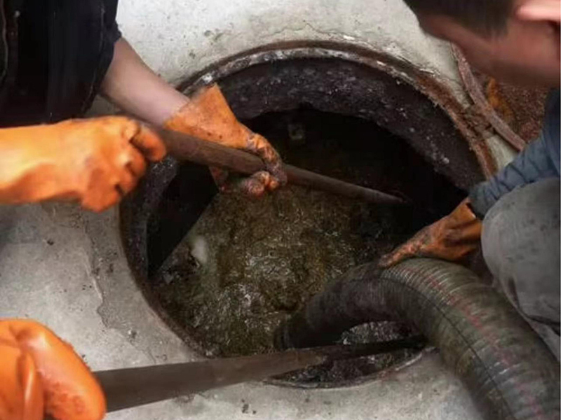 宜州清理化粪池时如何避免沼气的危害?